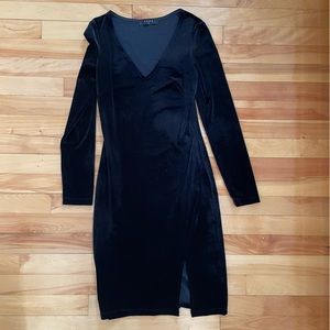 Mini Black Velvet Dress with Sleeves